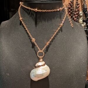 Gold Chain Necklace with Pearl Shell Pendant